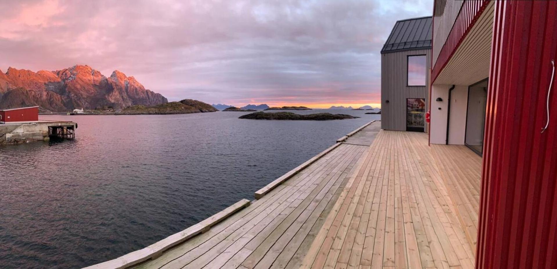 Stor Moderne Leilighet I Henningsvaer, 70 Kvm Eksteriør billede
